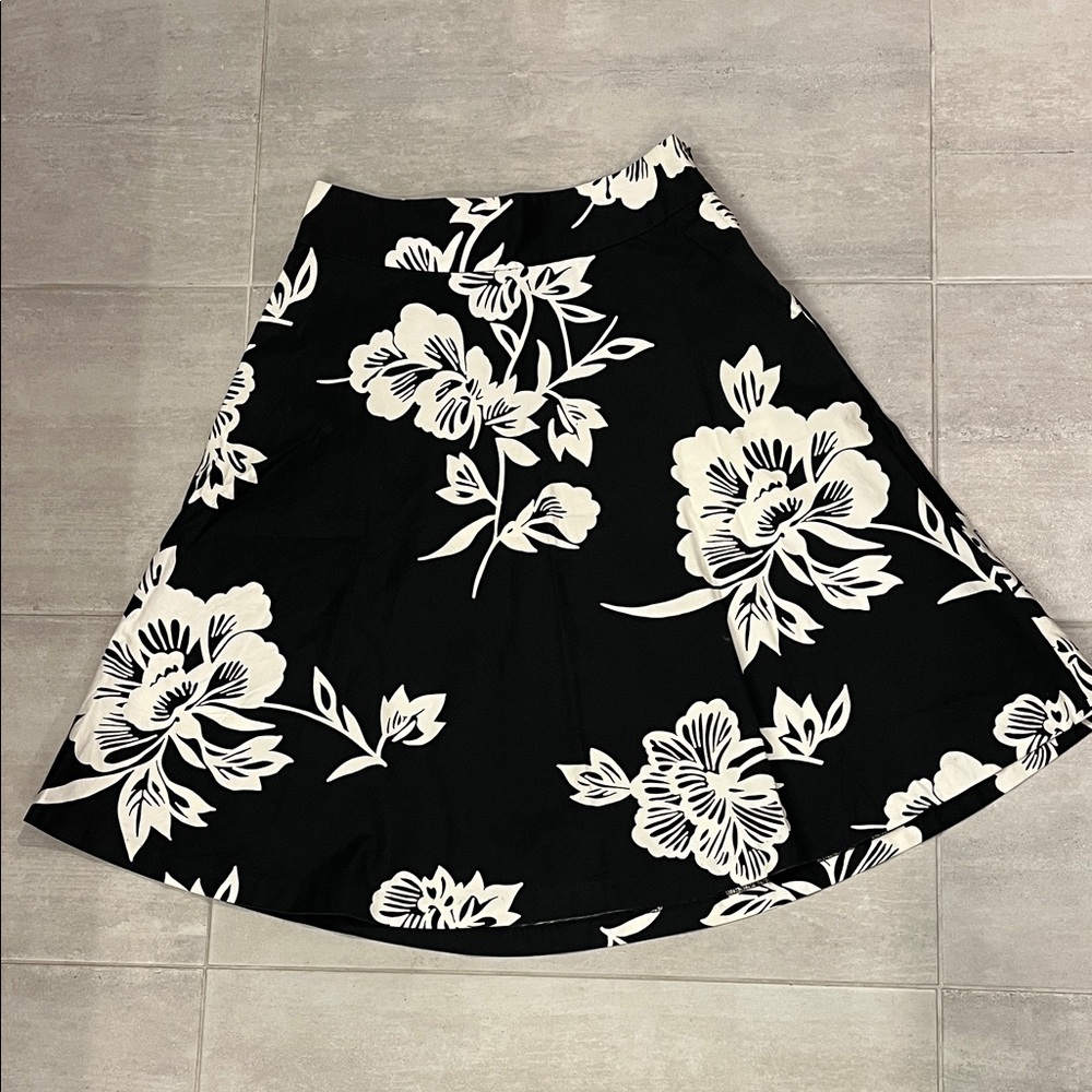 GAP Floral Black and White Women's Skirt